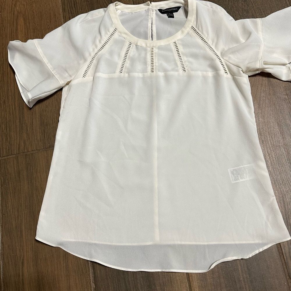 Banana Republic Ivory Short-Sleeve Blouse with Ladder Detail